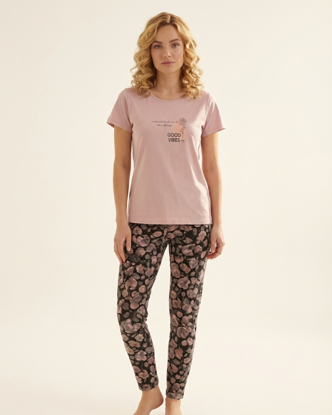 The Windsor Rose Cotton-Hosiery Set