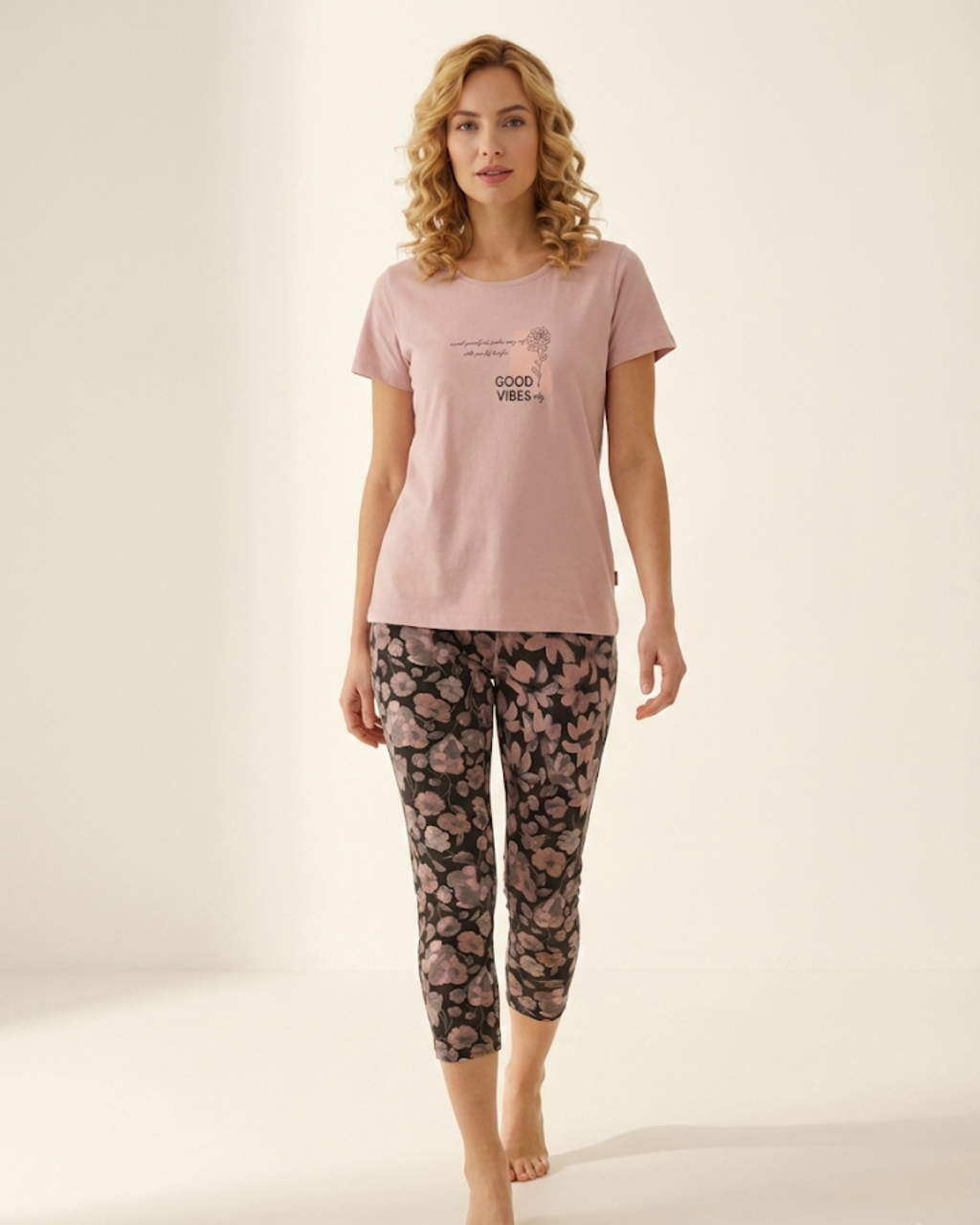 The Windsor Rose Cotton-Hosiery Set