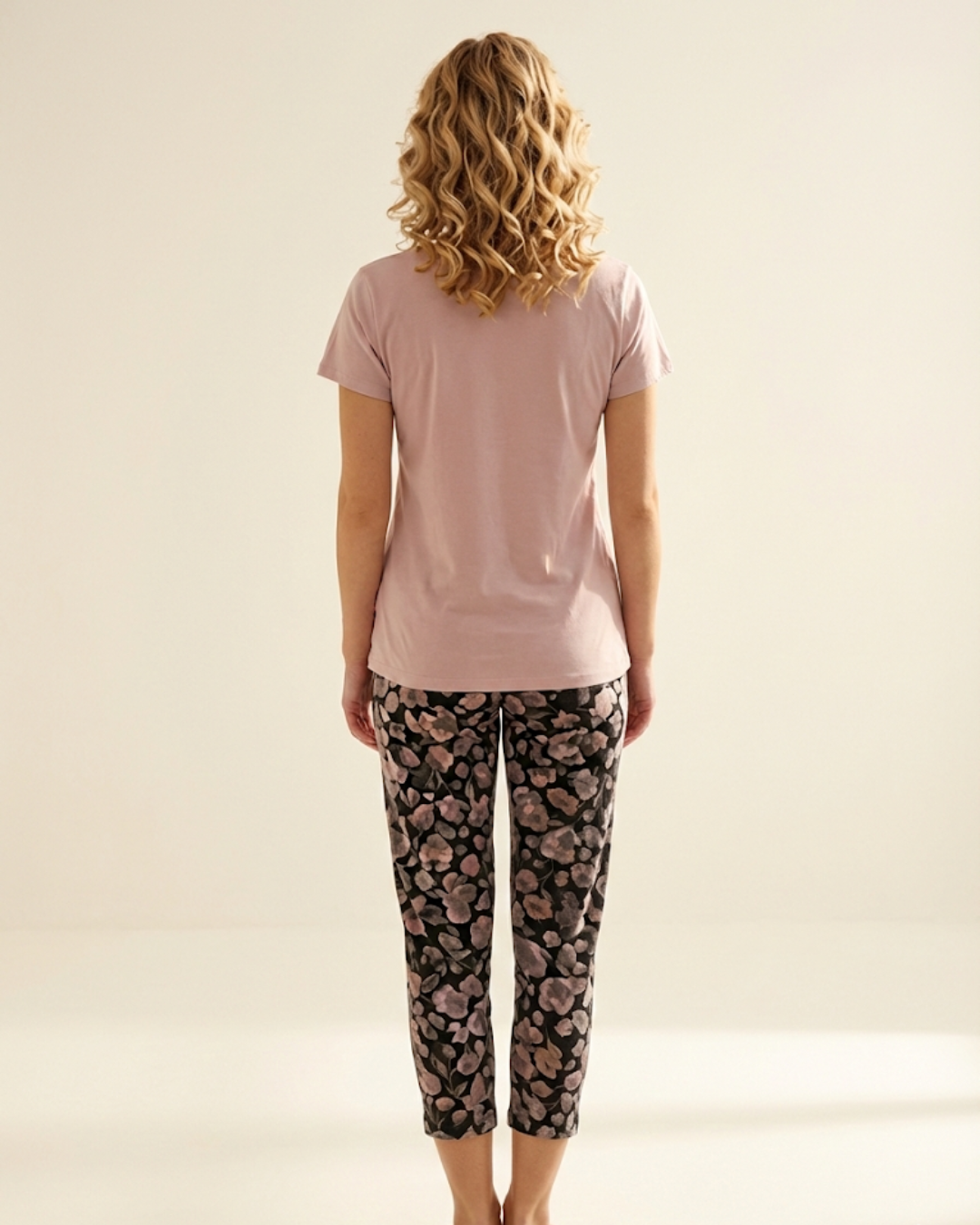 The Windsor Rose Cotton-Hosiery Set